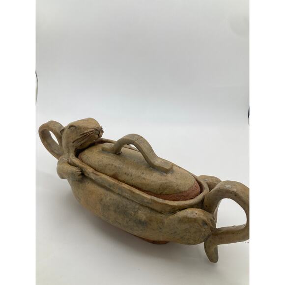 Vintage Studio Art Pottery Otter Covered Dish Handmade Animal Ceramic Vessel - Picture 7 of 7